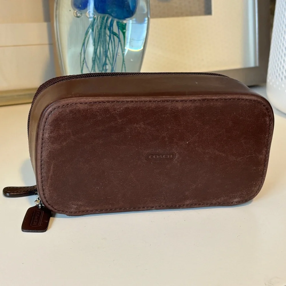 Coach Vintage Leather Chubby Zipper Closure Travel Cosmetic Case with Mirror